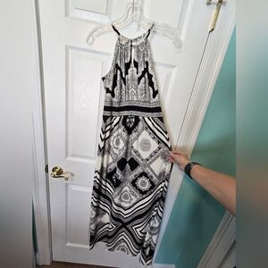 CB Black & White Maxi Dress, size 4P.
